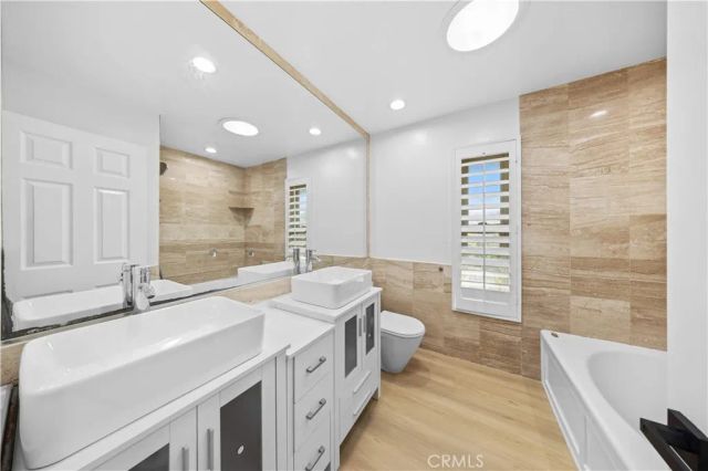 12 Oakdale, Irvine, CA 92604