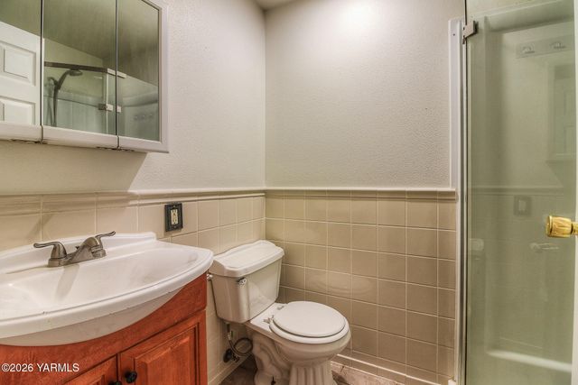 270 Cheyne Rd, Zillah, WA 98953