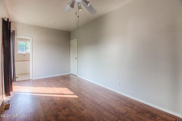 270 Cheyne Rd, Zillah, WA 98953