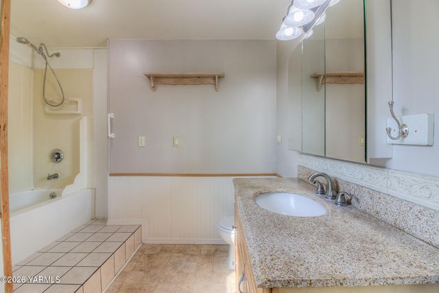 270 Cheyne Rd, Zillah, WA 98953