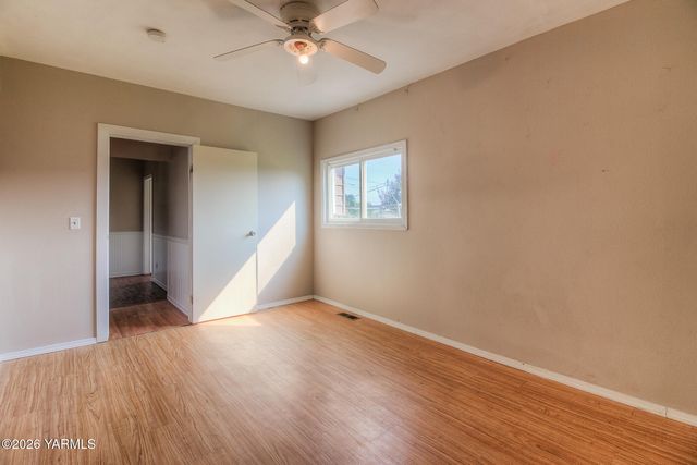 270 Cheyne Rd, Zillah, WA 98953