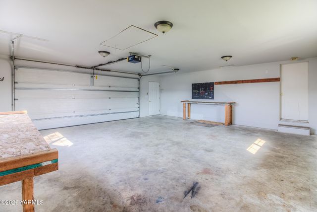 270 Cheyne Rd, Zillah, WA 98953