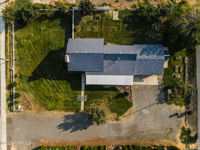 270 Cheyne Rd, Zillah, WA 98953