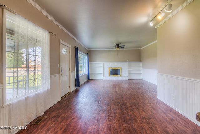 270 Cheyne Rd, Zillah, WA 98953