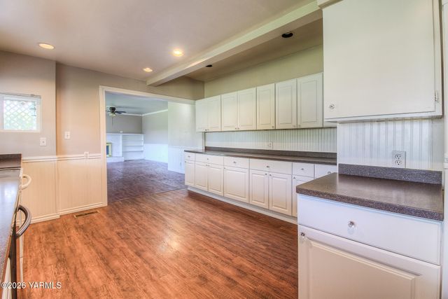 270 Cheyne Rd, Zillah, WA 98953