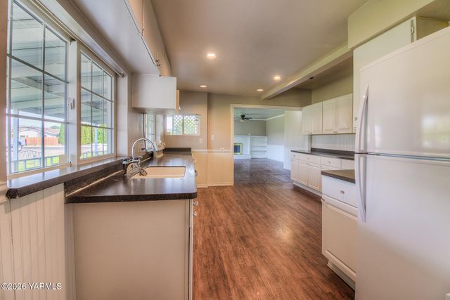 270 Cheyne Rd, Zillah, WA 98953