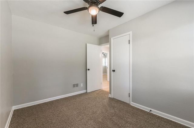 16805 Sunset Drive, Independence, MO 64057