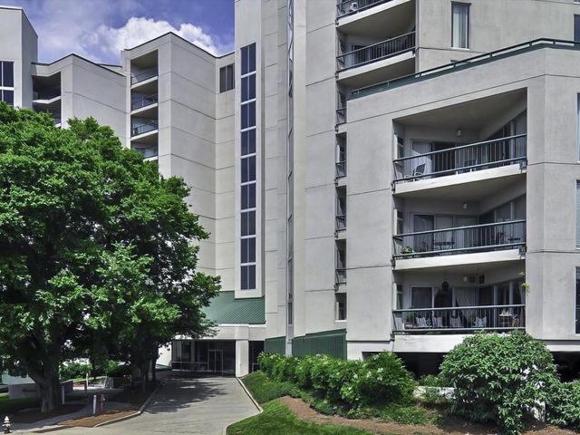 900 19th Ave S Apt 901, Nashville, TN 37212