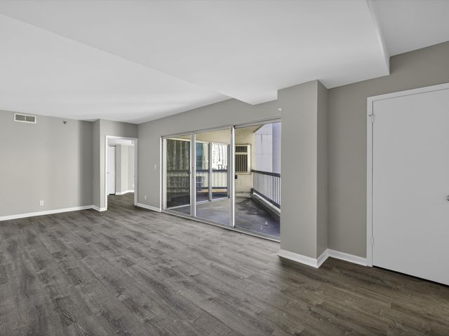 900 19th Ave S Apt 901, Nashville, TN 37212