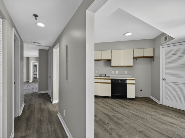 900 19th Ave S Apt 901, Nashville, TN 37212