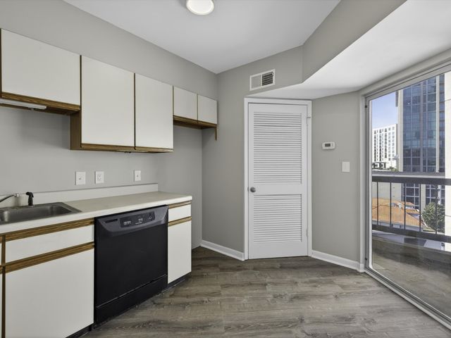 900 19th Ave S Apt 901, Nashville, TN 37212