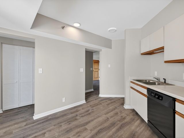 900 19th Ave S Apt 901, Nashville, TN 37212