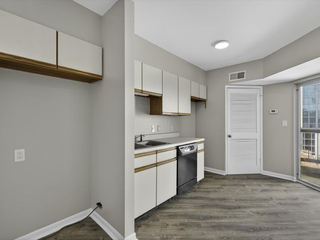 900 19th Ave S Apt 901, Nashville, TN 37212