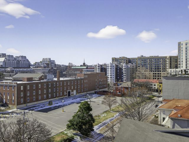 900 19th Ave S Apt 901, Nashville, TN 37212