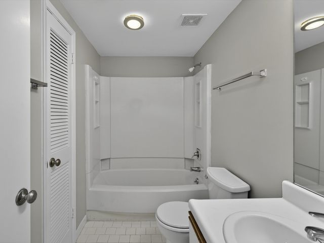 900 19th Ave S Apt 901, Nashville, TN 37212