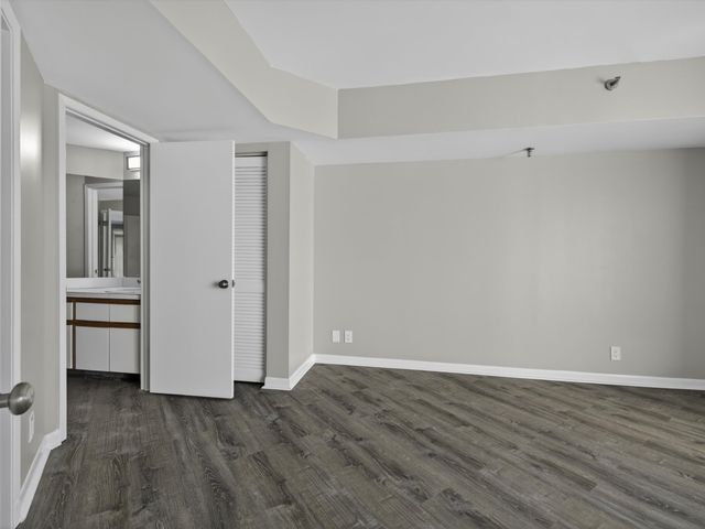 900 19th Ave S Apt 901, Nashville, TN 37212