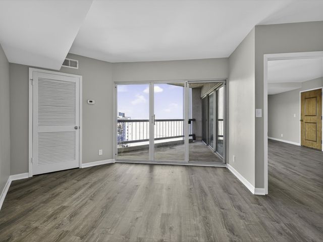 900 19th Ave S Apt 901, Nashville, TN 37212