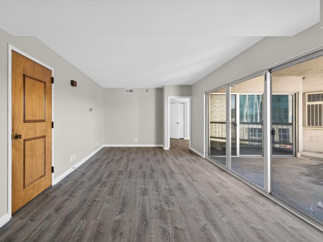 900 19th Ave S Apt 901, Nashville, TN 37212