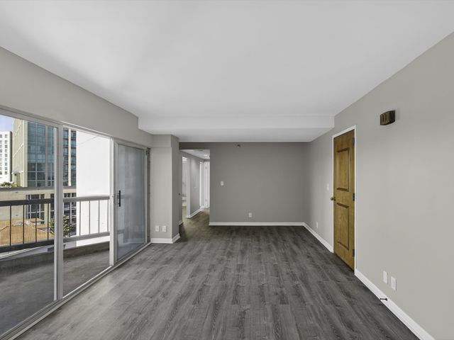 900 19th Ave S Apt 901, Nashville, TN 37212