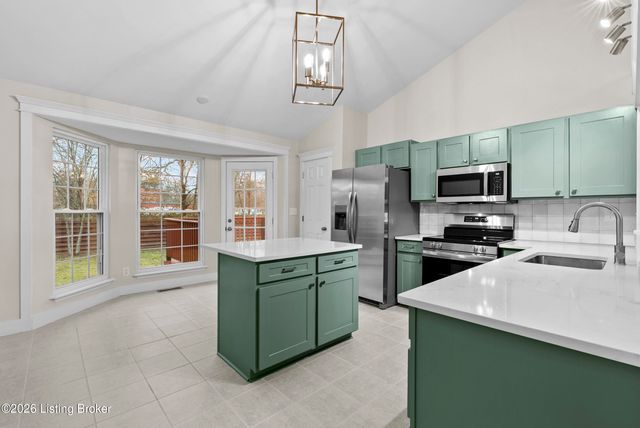 506 Evergreen Place Ct, Louisville, KY 40223