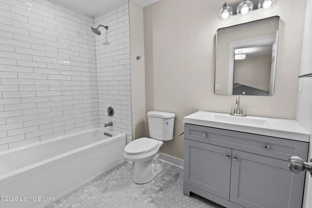 506 Evergreen Place Ct, Louisville, KY 40223