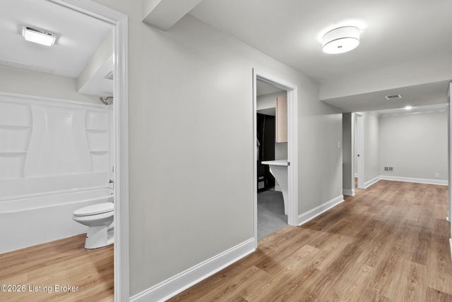 506 Evergreen Place Ct, Louisville, KY 40223