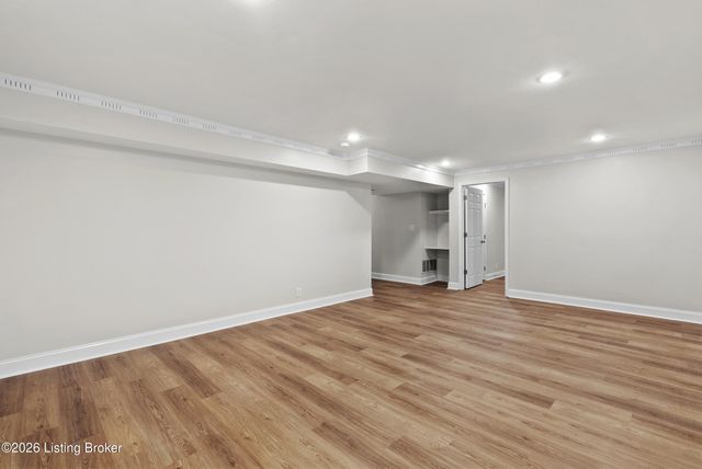 506 Evergreen Place Ct, Louisville, KY 40223