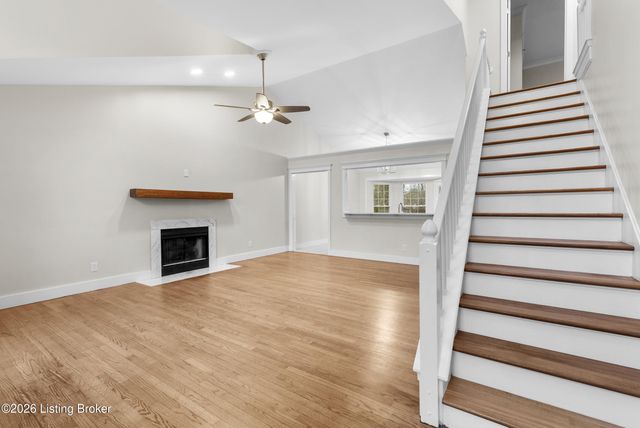 506 Evergreen Place Ct, Louisville, KY 40223