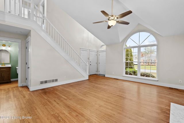 506 Evergreen Place Ct, Louisville, KY 40223