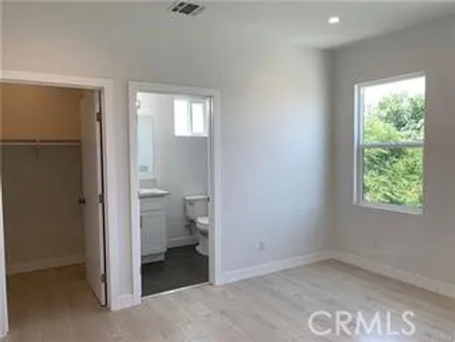 1143 Irolo, Los Angeles, CA 90006