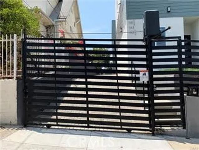 1143 Irolo, Los Angeles, CA 90006
