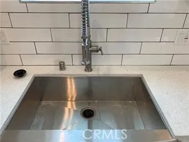 1143 Irolo, Los Angeles, CA 90006