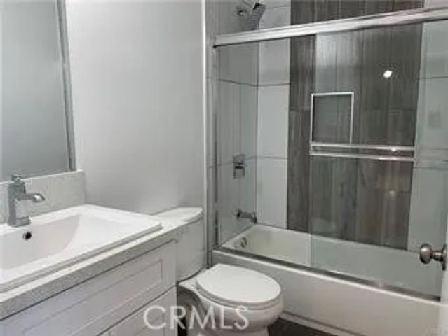 1143 Irolo, Los Angeles, CA 90006