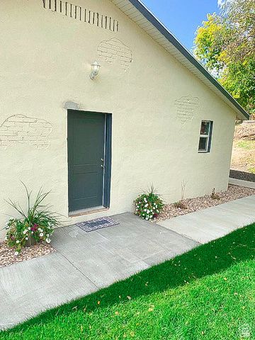 63 N 1440 E, Springville, UT 84663