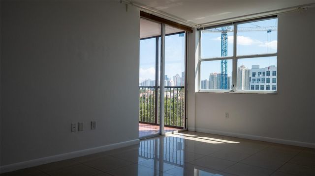 20100 W Country Club Dr 1007, Aventura, FL 33180