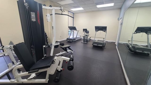 20100 W Country Club Dr 1007, Aventura, FL 33180