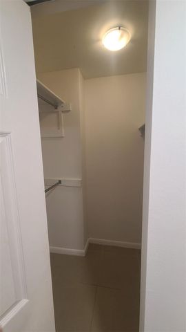 20100 W Country Club Dr 1007, Aventura, FL 33180