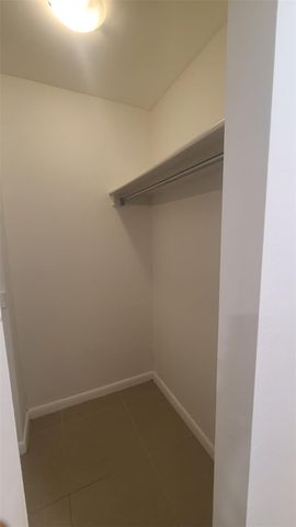 20100 W Country Club Dr 1007, Aventura, FL 33180