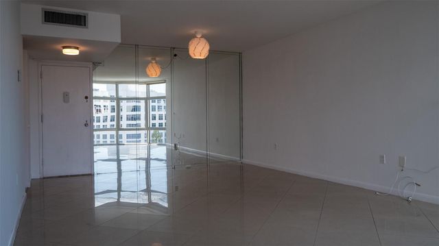 20100 W Country Club Dr 1007, Aventura, FL 33180