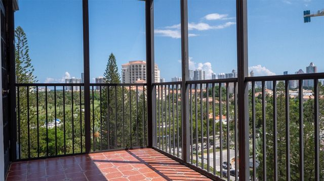 20100 W Country Club Dr 1007, Aventura, FL 33180