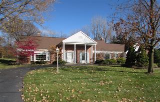 1852 N Walmont Drive, Jackson, MI 49203