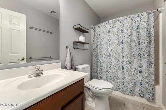 1014 E Milada Drive, Phoenix, AZ 85042