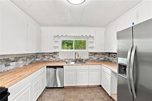 918 Sims Harris Road, Lula, GA 30554