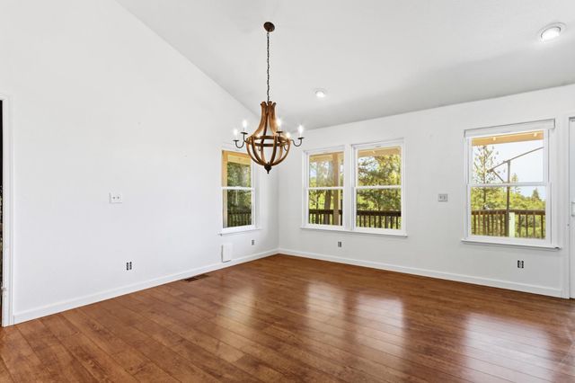 15502 E Meadowlark Ln, Sutter Creek, CA 95685