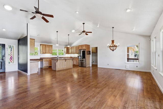 15502 E Meadowlark Ln, Sutter Creek, CA 95685