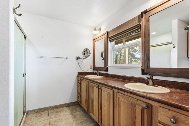 15502 E Meadowlark Ln, Sutter Creek, CA 95685