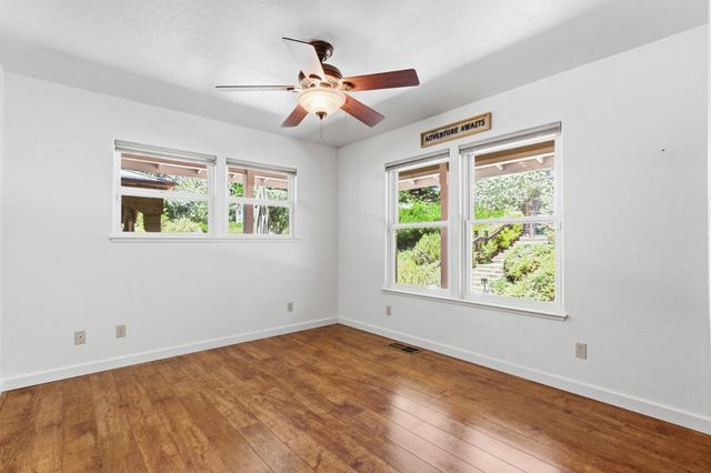 15502 E Meadowlark Ln, Sutter Creek, CA 95685