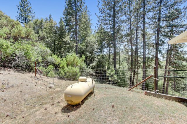 15502 E Meadowlark Ln, Sutter Creek, CA 95685