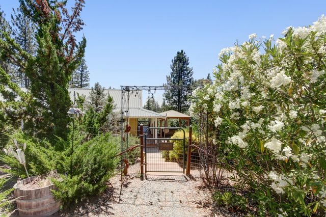 15502 E Meadowlark Ln, Sutter Creek, CA 95685