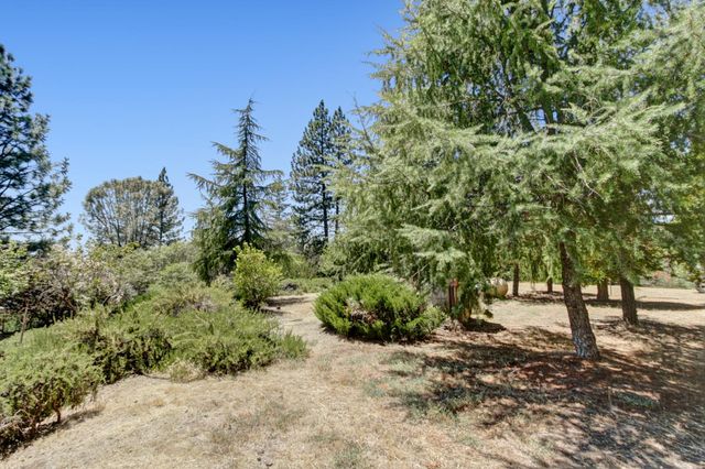 15502 E Meadowlark Ln, Sutter Creek, CA 95685